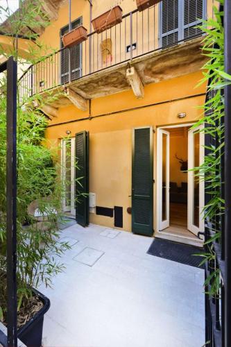 Central Garibaldi Apartment , Intrho