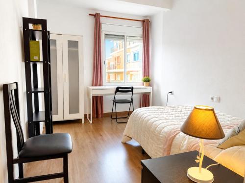 Spacious and comfortable with balcony in Valencia