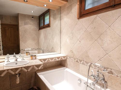Chalet typique à Chamonix avec parking et wifi, proche centre et pistes