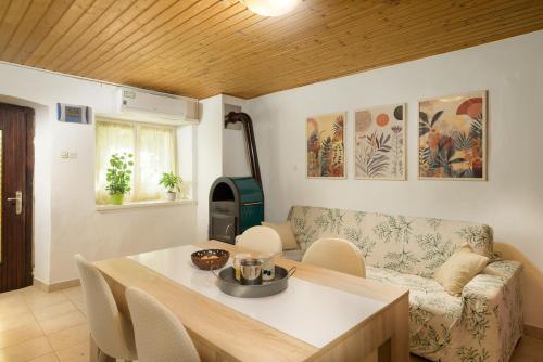 Eco friendly holiday home with pool in Pula
