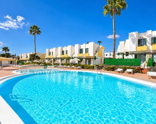 Maspalomas Bungalow: Pvt Terrace Pool BBQ AC