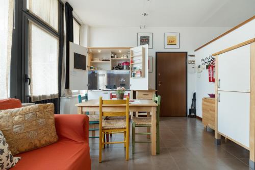 GuestHost - Cozy Apartment in Milan