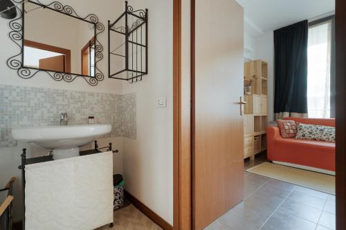 GuestHost - Cozy Apartment in Milan