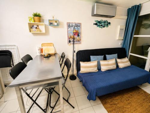 Studio rénové climatisé avec vue mer cap Esterel
