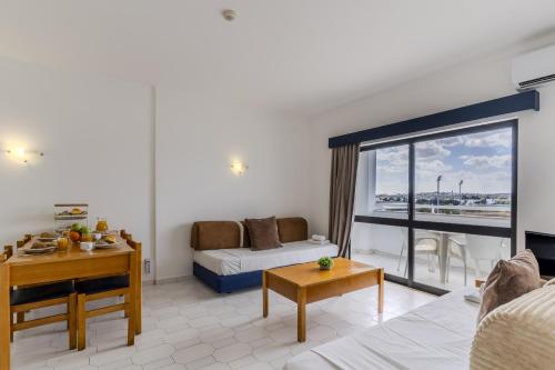#425 Cozy Getaway in Albufeira W Shared Pools