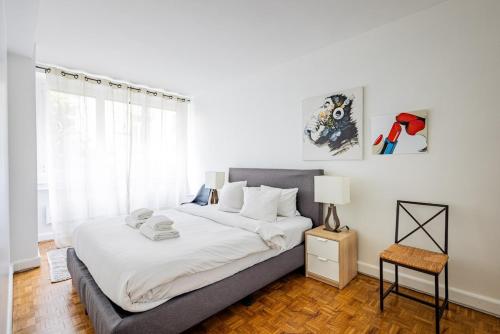 Arc de Triomphe-Bail Mobilité-1 large bedroom