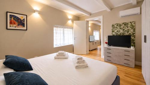 Montebello Central Apartment