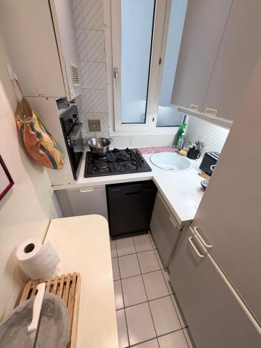 Authentic Parisian Apartement with 2 bedrooms