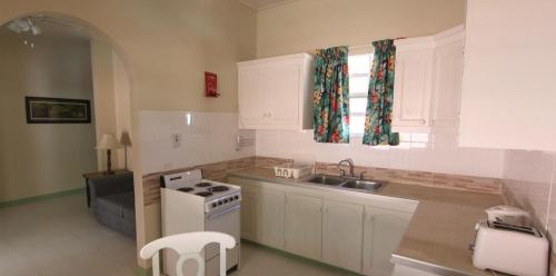 Η κουζίνα ή μικρή κουζίνα στο Worthing Court Apartment Hotel