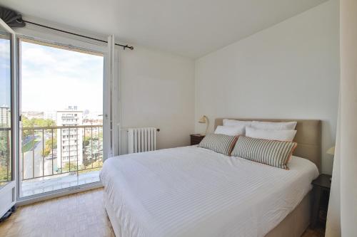 Apartment in the sky of Paris