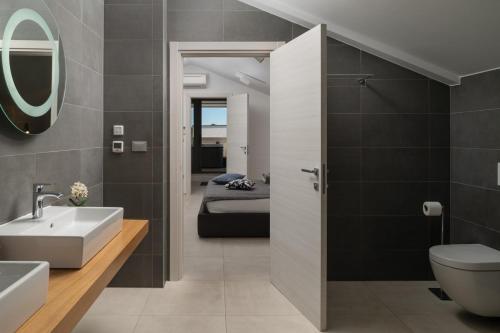 Villa Fasana-Apartment 4 by Vivi Rent