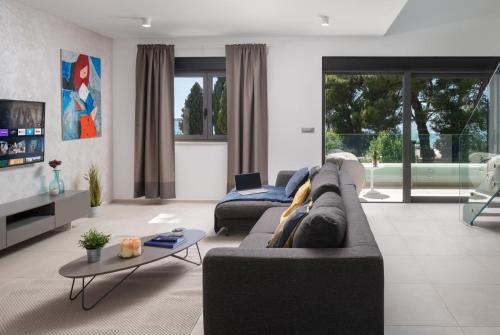 Villa Fasana-Apartment 4 by Vivi Rent