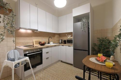Lunar Retreat - Central 3BR Oasis