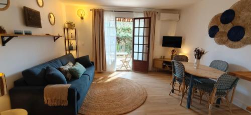 New 250m Beach Apt with Pool & Terrace