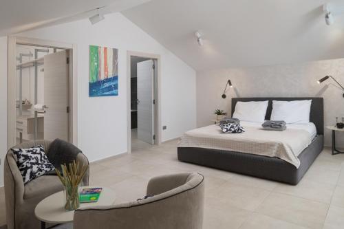 Villa Fasana-Apartment 5 by Vivi Rent