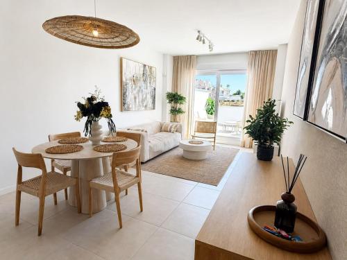 Celere Sea View Pool Gym Parking