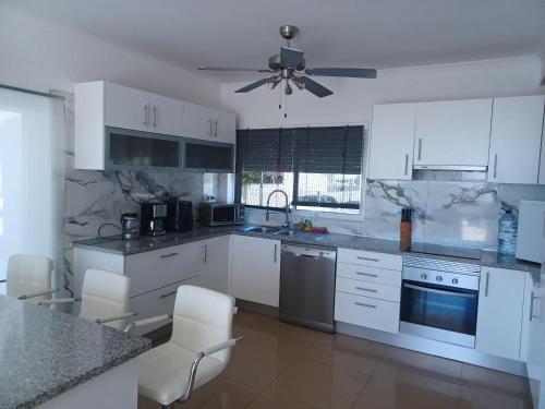 Oasis park modern villa in Portimao