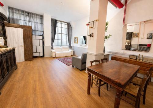 Spazioso loft, Milan, San Siro
