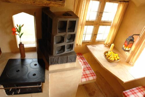 an overhead view of a kitchen with a stove at Turm zu Schloss Schedling in Trostberg an der Alz