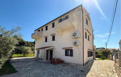 Gorgeous Apartment In Rab With Wifi