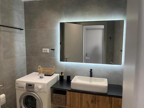 Modern Coastal Retreat in the Heart of Syros