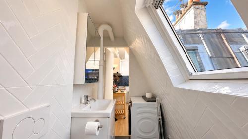 1BR Apartment in Vibrant Latin Quarter with Netflix