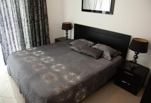 Apartment on Rue De France 4