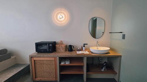 KAINOA Naminoue Beachfront Hotel