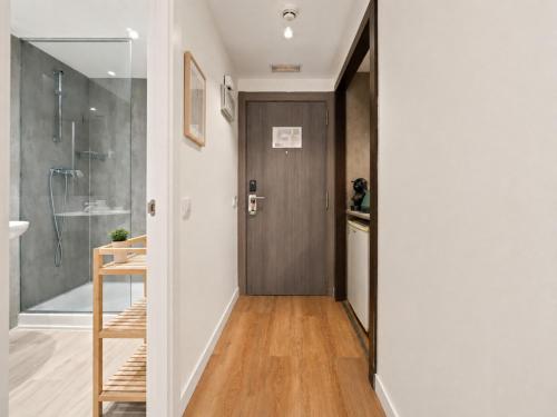Estudio para 3 junto a Retiro y Serrano