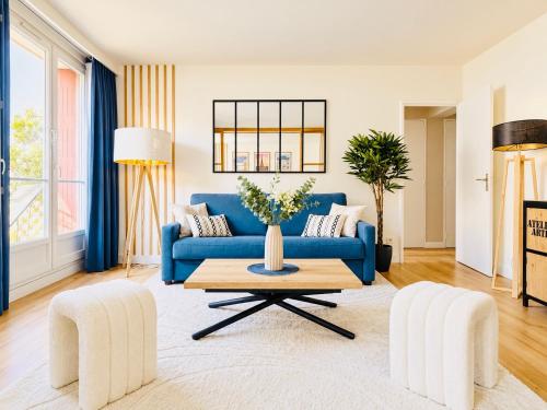 King beds & Cinema room near Effeil tower