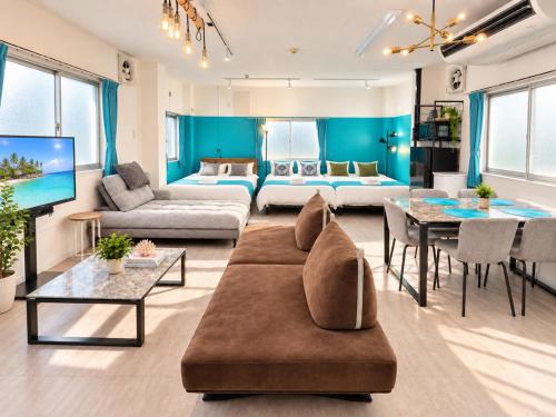 LEON RESORT HOTEL Nanba Dotonbori Shinsaibashi 6min Umeda 10min USJ 20min OsakaStation 17min Best location for sightseeing in Osakaなんば 道頓堀6分 心斎橋10分 USJ20分 大阪駅17分 大阪観光高立地