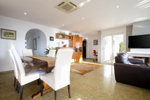 Magnífico apartamento con vistas al mar en Roses