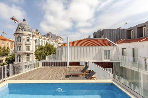 Stylish Retreat with Rare Rooftop Pool 2BR,2BA
