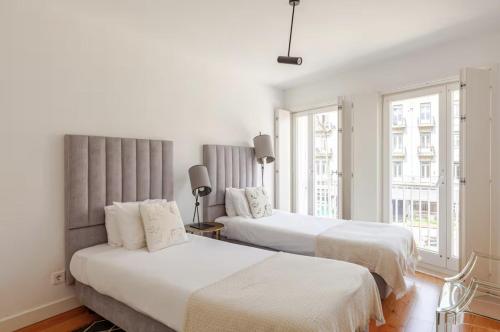 Stylish Retreat with Rare Rooftop Pool 2BR,2BA