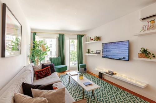 Stylish Retreat with Rare Rooftop Pool 2BR,2BA