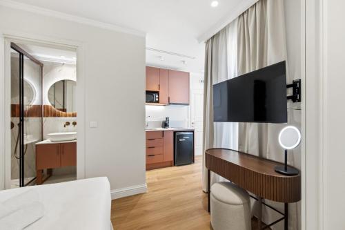 Hospi Living Empire Suites
