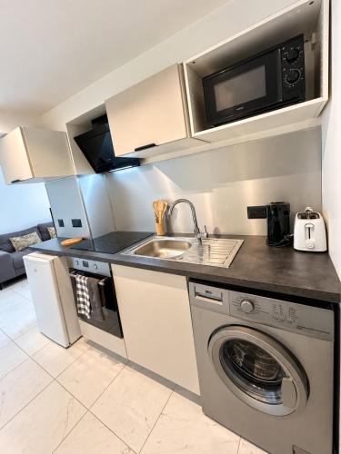 L'Émeraude, Cozy and air-conditioned, 1 bedroom apartment