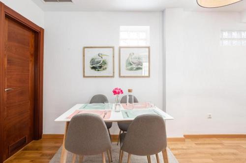 Central Malaga - 2 Bedrooms and Rooftop Pool