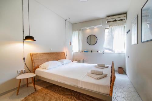 A47 Sunny Terrace Gem Central Glyfada Chic Flat