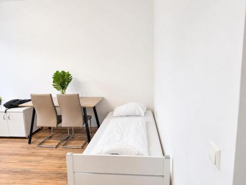 Stadthalle Long-Term ,Affordable 2BR Apt &Free WIFI