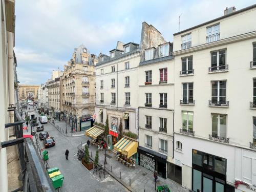 UrbanFlat 209 - Bright Air-Conditioned Studio for 3 - Heart of Paris