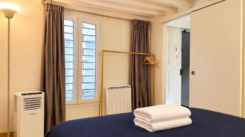 Boutique 1 Bedroom Apartment in Central Paris 2