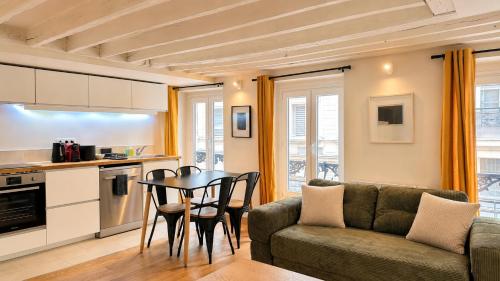Boutique 1 Bedroom Apartment in Central Paris 2