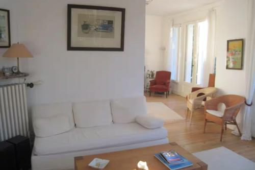 Large family villa 50m from the beach