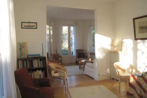Large family villa 50m from the beach