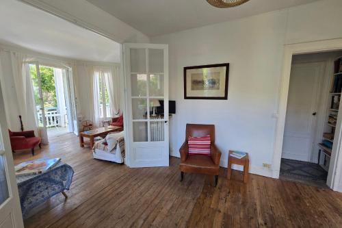 Large family villa 50m from the beach