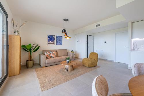 797 HOLIDAY RENTALS-Apartamento en Rocas Blancas para 5 con v