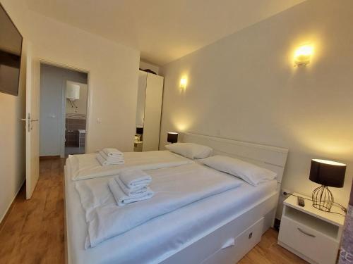Apartment Prejac by the beach