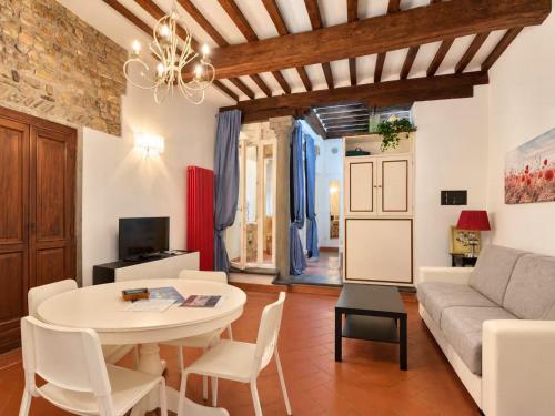 Borgo Allegri Apartment
