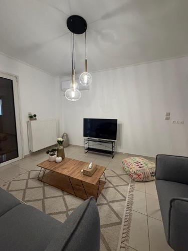 CASAvocado Newly Renovated 2BR Walk to Beach